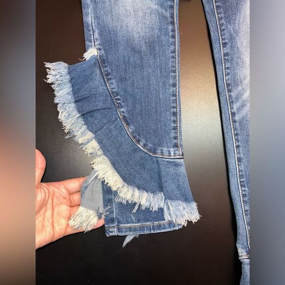 [BLANKNYC] Ruffle Flare Bottom Blue Denim Jeans Size 28 EUC - Picture 3 of 10